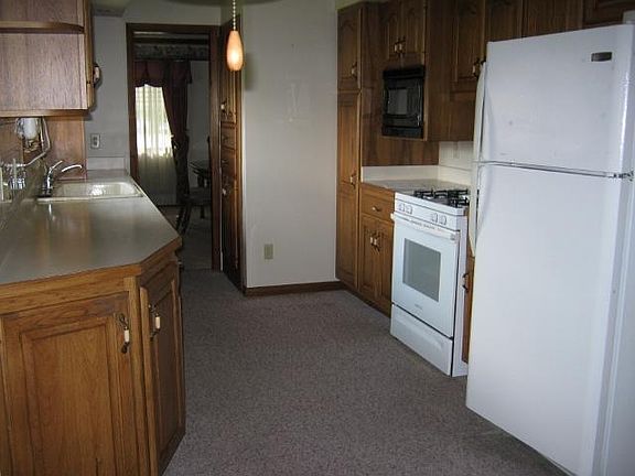 4th image of 109 N Axtel Ave