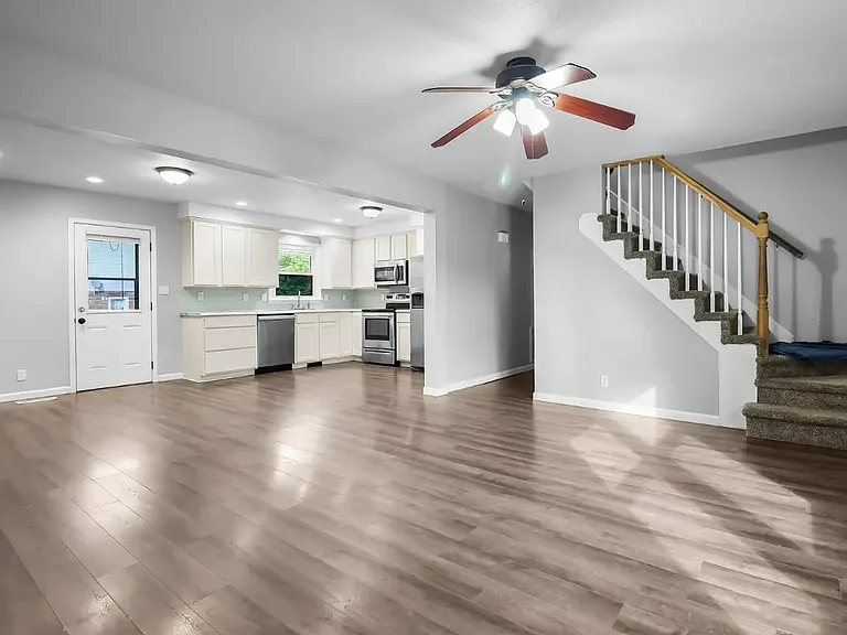 2301 Sherwood Hills Ct — Photo 13