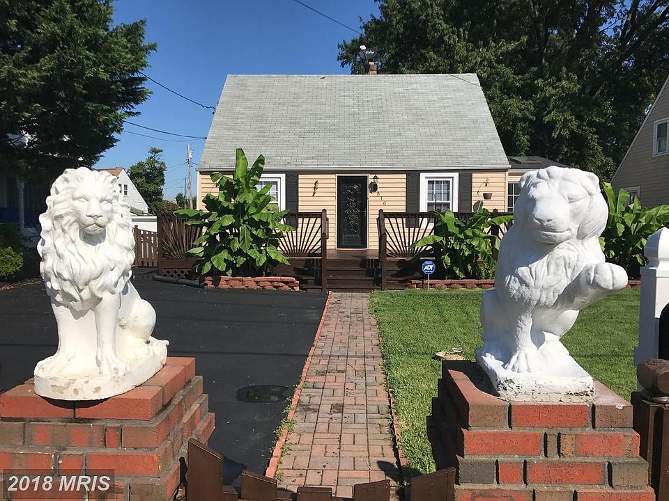 Welcoming Front Walk