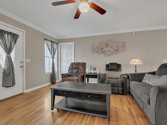 4th image of 1021 Deerfield Dr