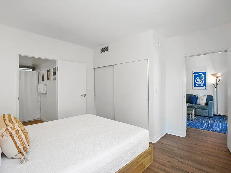 425 W Beech St #526 — Photo 24