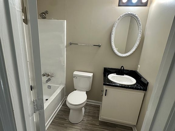3rd image of 1600 Rolling Hills Trl SE
