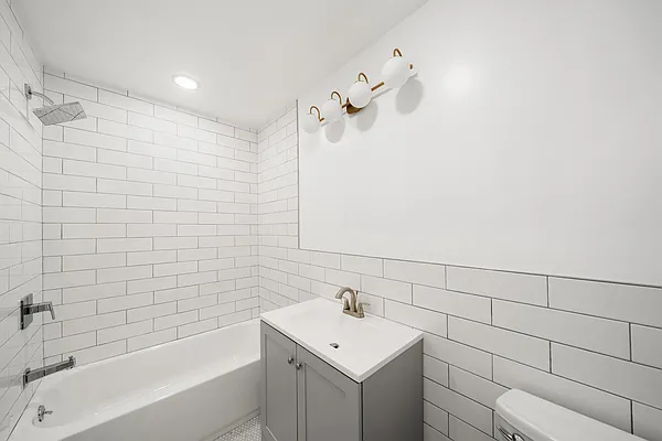 Sold by Compass | media 25