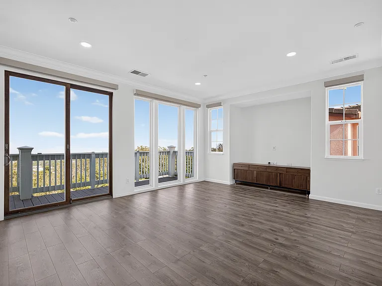 208 Goodwin Dr — Photo 21
