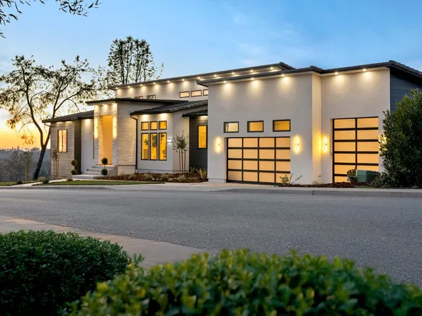 1685 Ridgeview Cir, Auburn, CA 95603