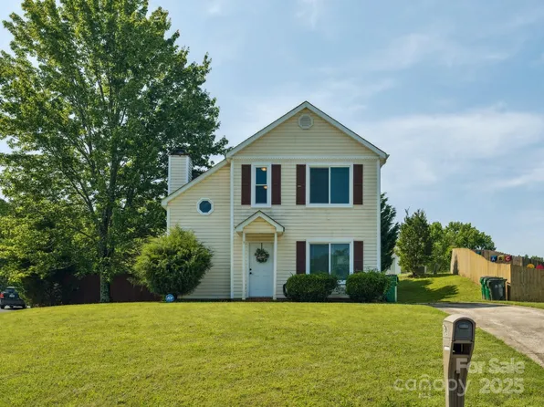 5701 Silver Eagle Dr, Charlotte, NC 28214