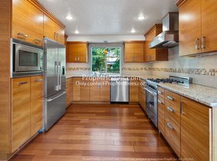 137 Kingsgate Rd, Lake Oswego, OR 97035