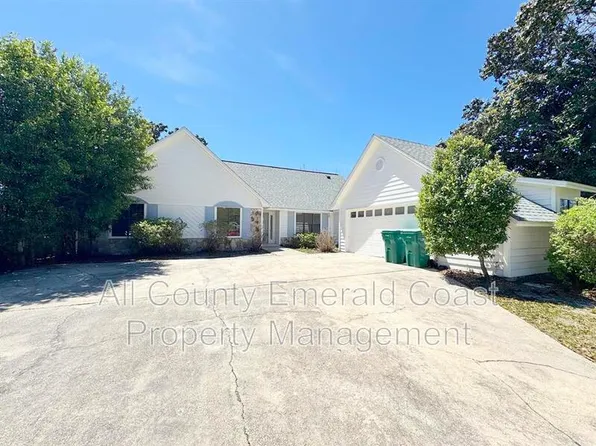 710 Swan Ln, Destin, FL 32541