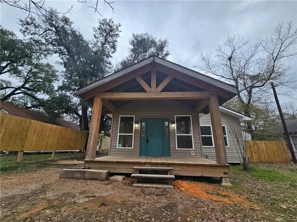 1412 College Dr, Pineville, LA 71360