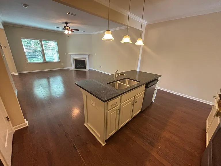 451 Shakespeare Dr — Photo 14