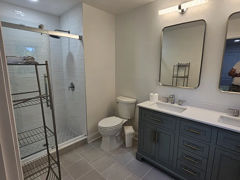 2402 Parkers Ln — Photo 4