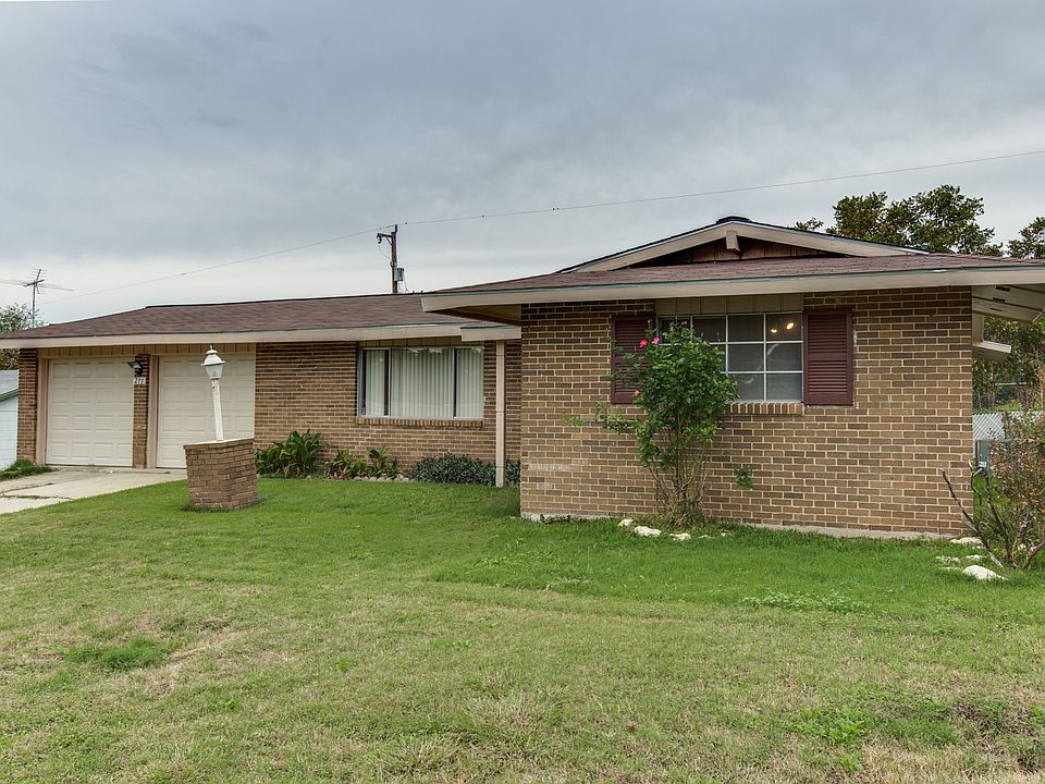 1st image of 211 Dartmoor St