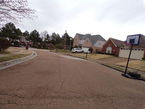 5th image of 9090 Park Crest Dr