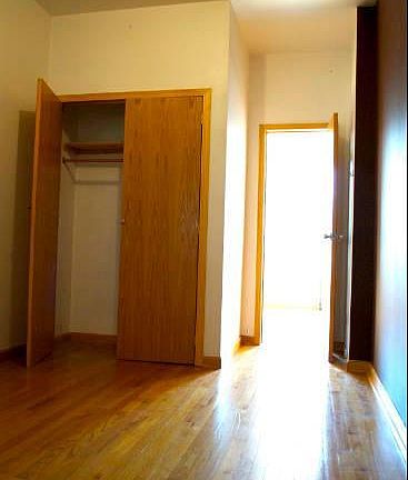 5th image of 213 Franklin St APT 3R