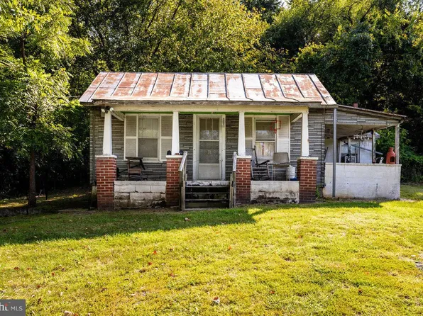 112 Rocky Ln, Front Royal, VA 22630