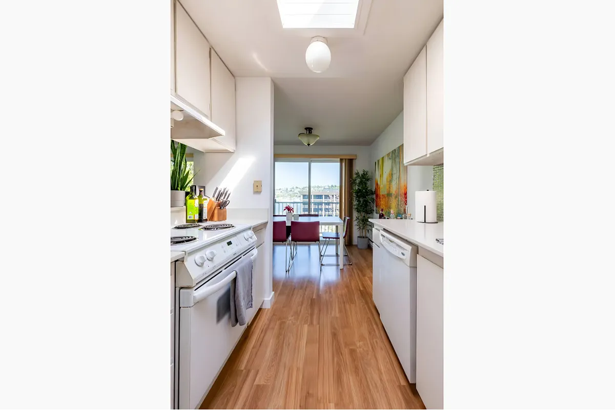Building Photo - 762 Hayes St #41