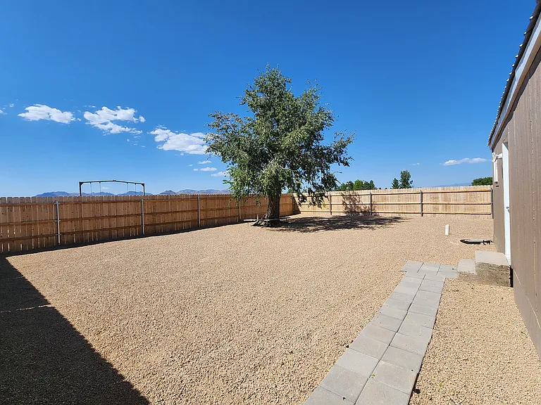 537 S Taylor Rd — Photo 27