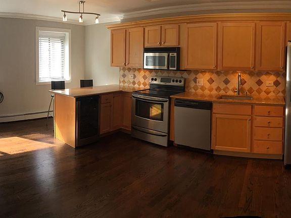 4th image of 606 W Wrightwood Ave