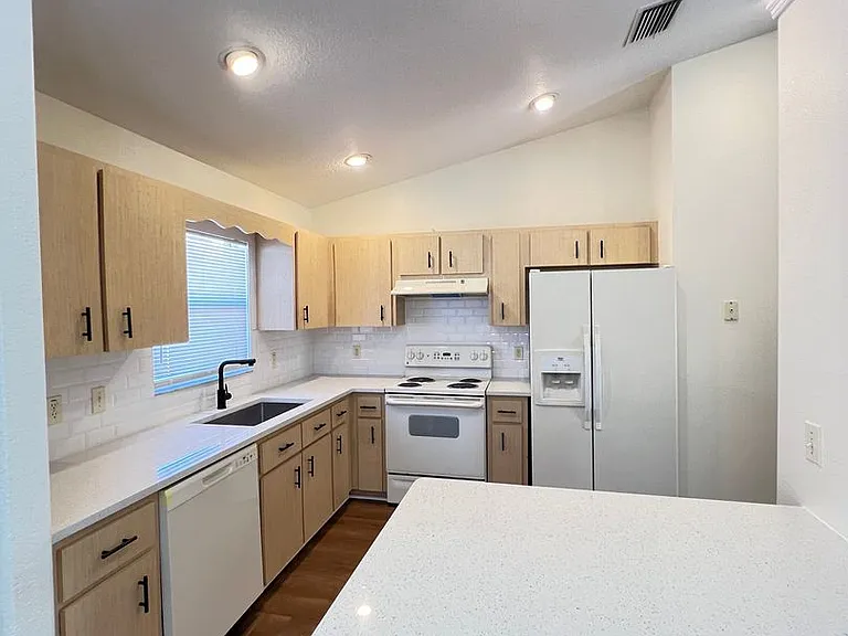 8341 SW 135th Loop — Photo 5