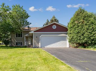 1320 Bridle Path Ct, Woodbury, MN 55125