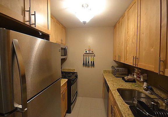 3rd image of 125-10 Queens Blvd #1305