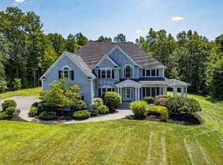 17 Oak St, Hopkinton, MA 01748