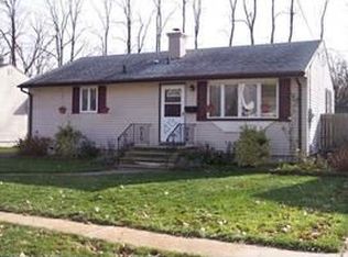 26 Willow Rd, Metuchen, NJ 08840