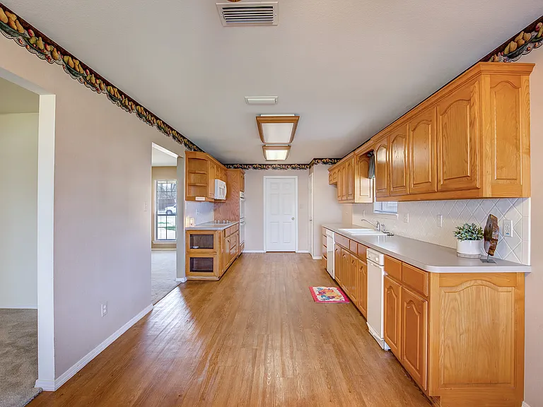 4804 Edgewater Dr — Photo 10