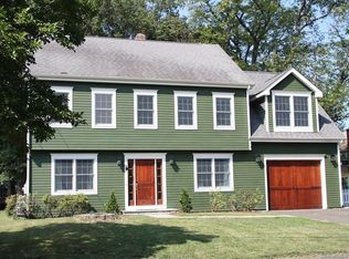 13 Daphne Dr, Norwalk, CT 06851