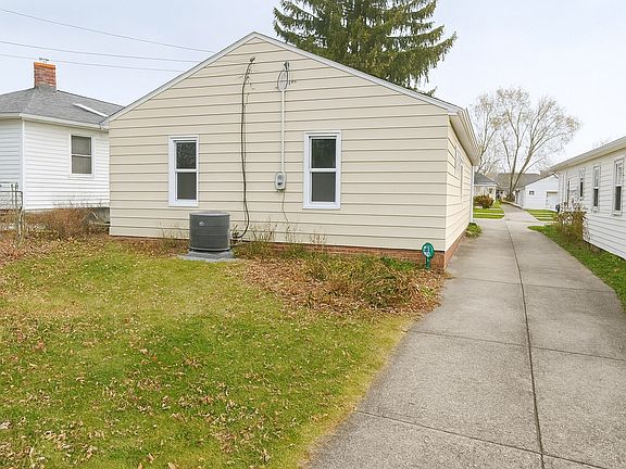 2nd image of 3419 Center Dr
