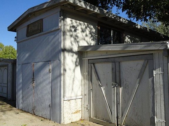 5th image of 21240 Illinois St