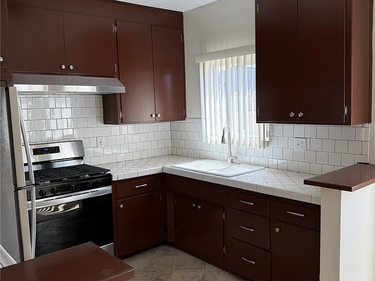 1626 N Kingsley Dr #6 — Photo 6