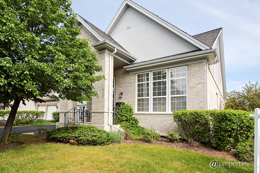 804 Peter Ct photo 1
