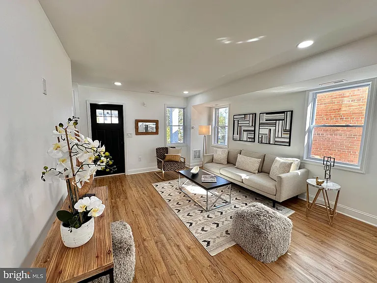 4709 Clay St NE — Photo 16