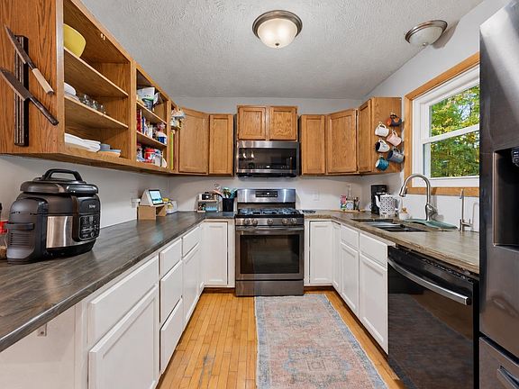 4th image of 4873 S Red Oaks Dr