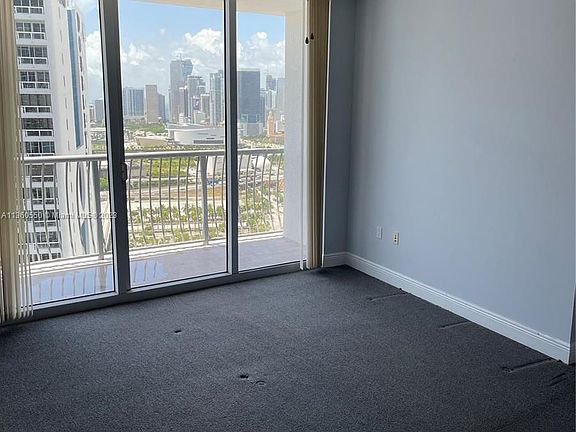 4th image of 1750 N Bayshore Dr APT 3605