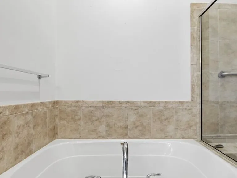 2003 Southwinds Ct — Photo 18