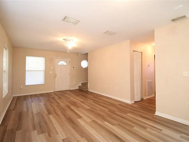 720 Newton Ave S — Photo 2