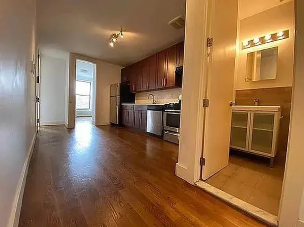 848 Madison Street image 6 of 10