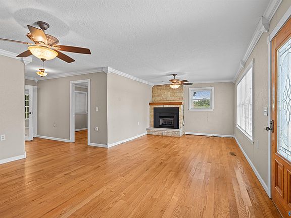 2nd image of 938 County Road 215