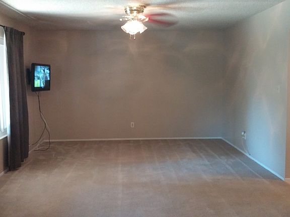 5th image of 4065 N Briarwood Ave