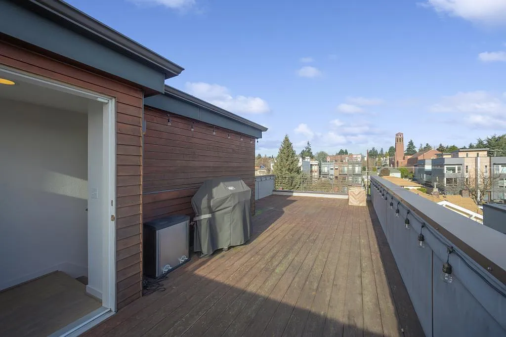 2216 NW 63rd St. #B - 3 bedrooms — Photo 4