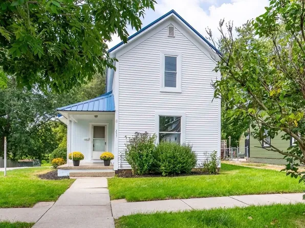 257 Center St, Auburn, IN 46706