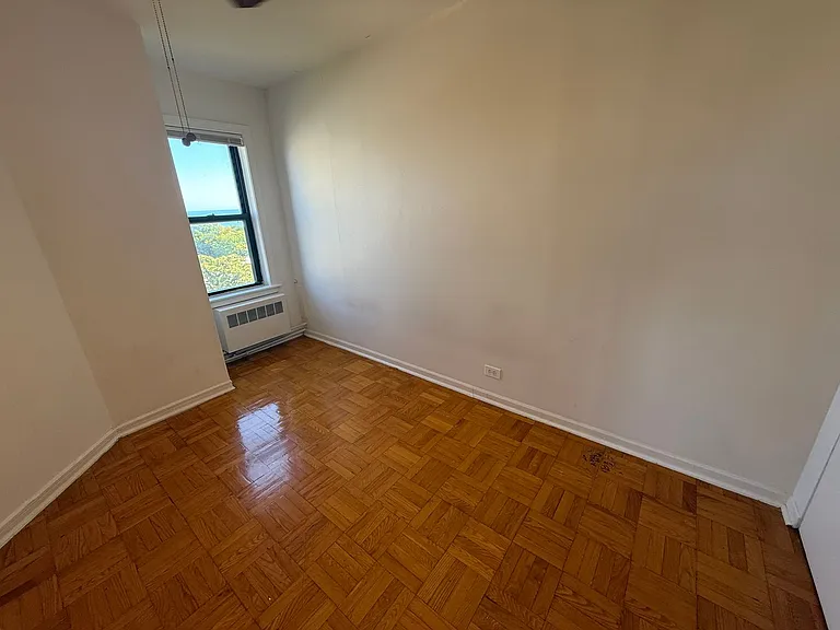 Granville Apartments — Photo 46