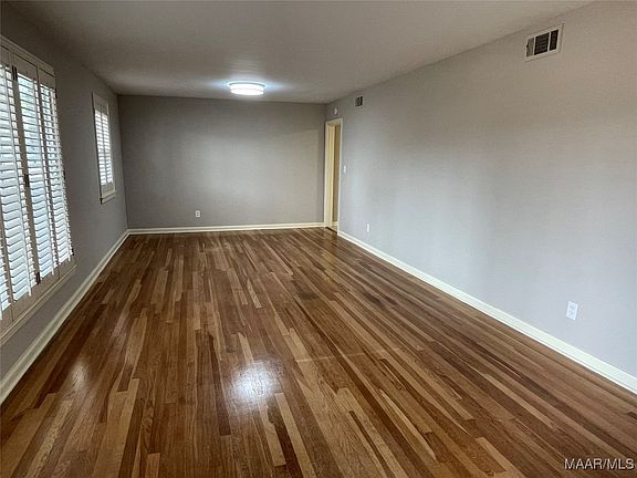 4th image of 130 Kent St