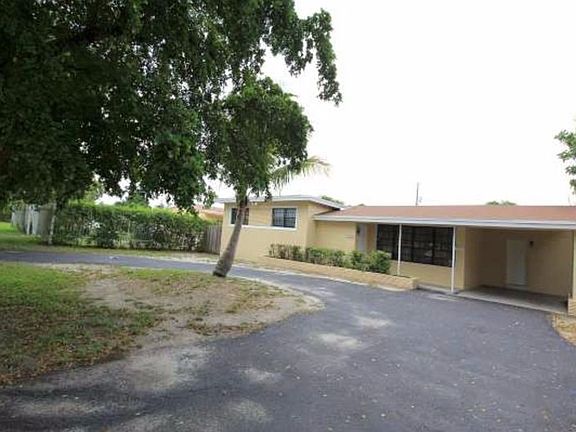 2nd image of 14720 NE 10th Ct