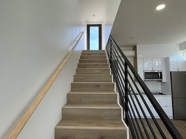 3231 Myrtle Ave — Photo 9