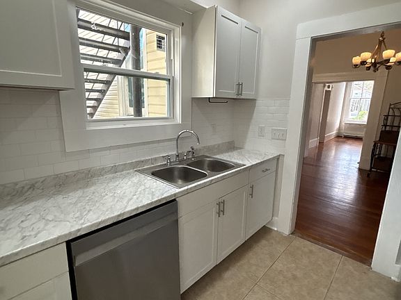 4th image of 3915 Prytania St APT A