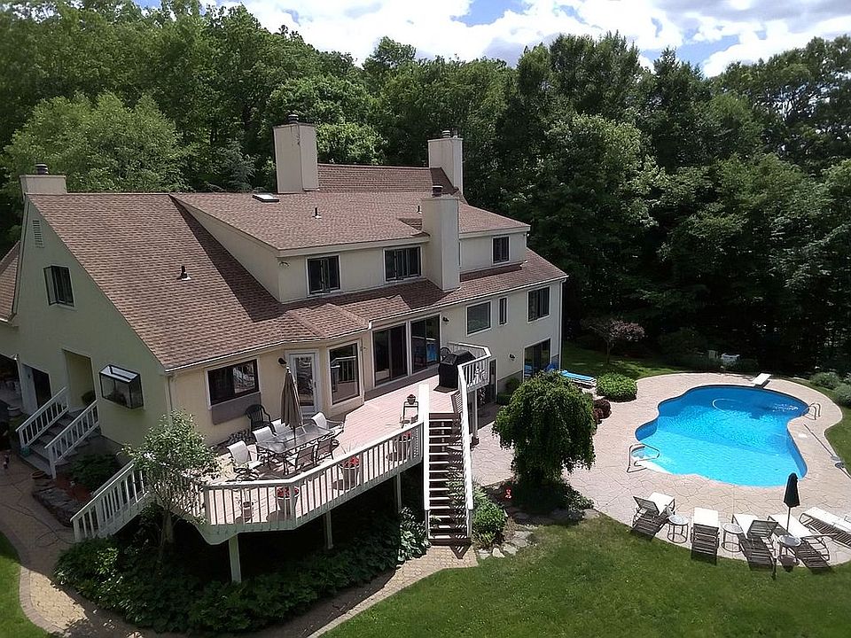 2nd image of 21 Five Ponds Dr
