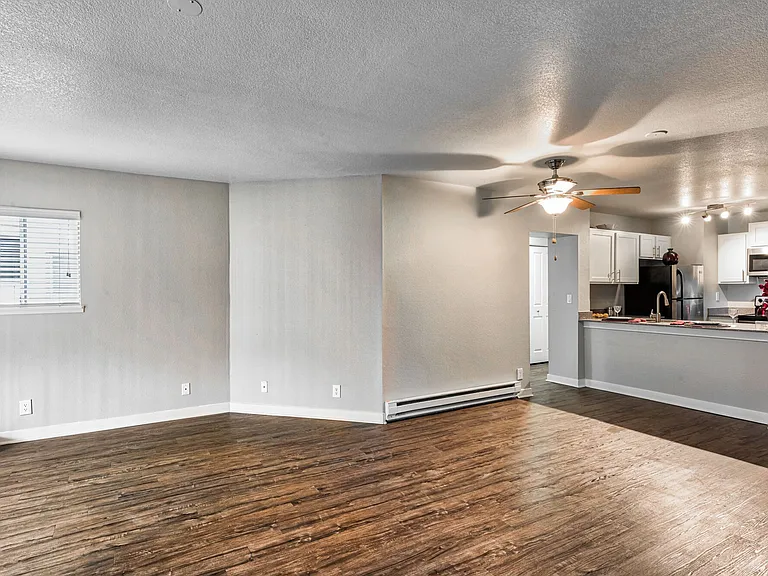 Sterling Pointe — Photo 43